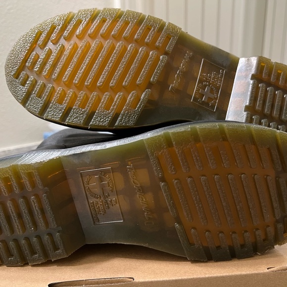 Dr. Martens, women size 6 - Picture 4 of 6